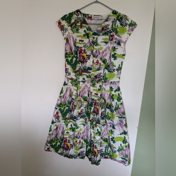 EmilyandFin Western style retro dress. - Picture 1 of 6